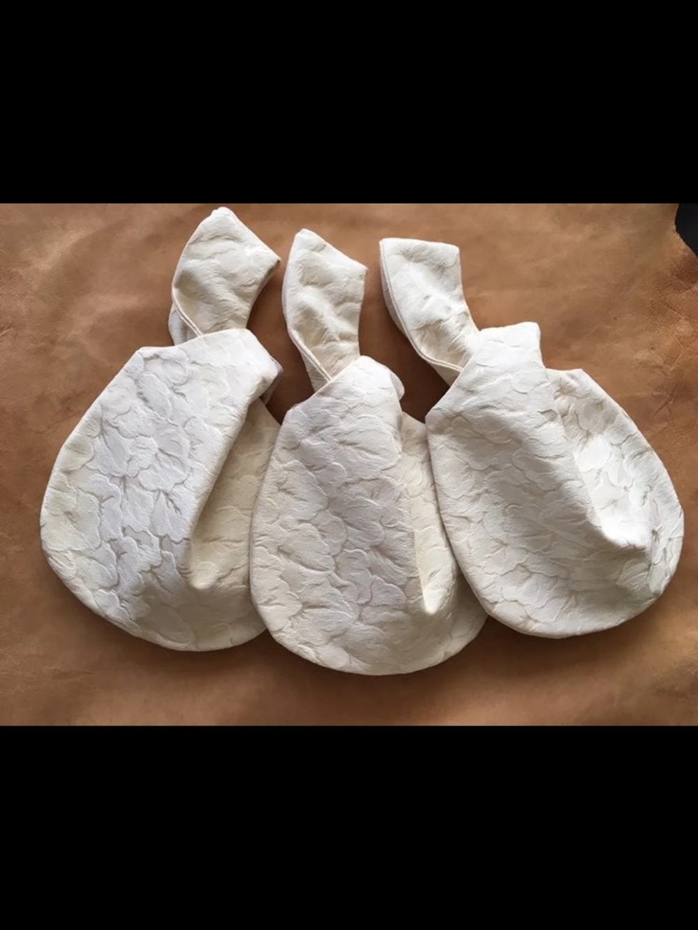 WEDDING • BRIDESMAIDS 
             ITALIAN SILK WRISTLETS